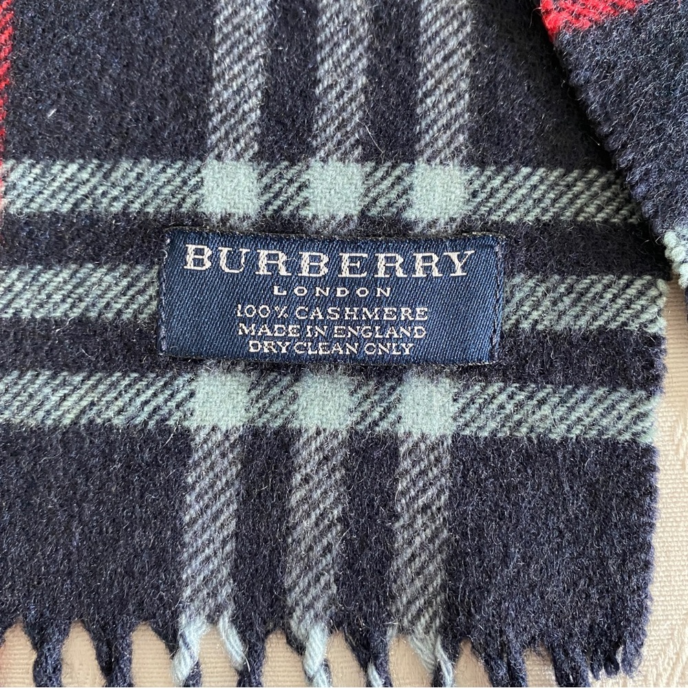 Burberry check cashmere scarf - Picture 7 of 7